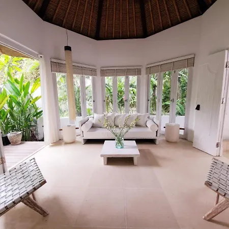 Flower Moon Villa